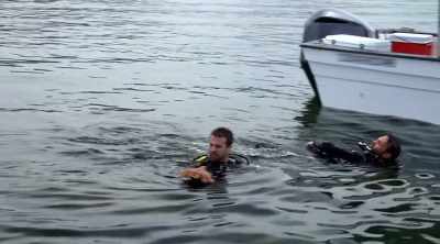- We need to get this thing
back in the water - Kings of Pain