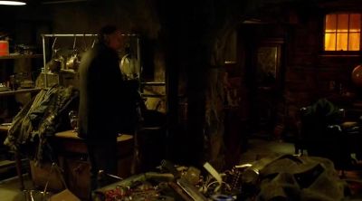 - We need to go. - The Strain