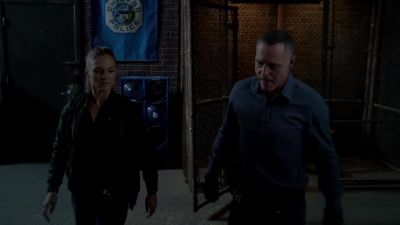 - We need leverage, right? - Chicago P.D.