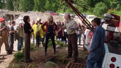 You need to lower someone straight down, or the line will collapse the sides of the shaft. - Once Upon a Time