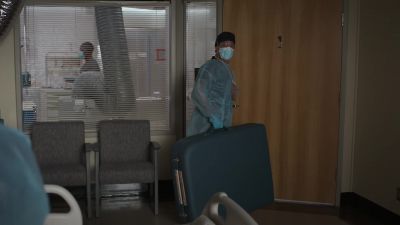 We need to prone her. - The Good Doctor