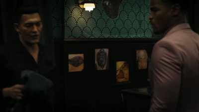 - We need to talk face to face.
- Whoa, whoa, whoa. - Naomi