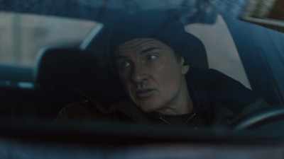 - We need to talk to her.
- And break cover? - FBI: Most Wanted