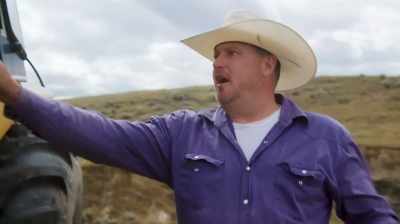 WE NEED TO START FINDING
SOMETHING PRETTY SOON - Dino Hunters