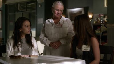 WE NEED TO TALK. - Pretty Little Liars