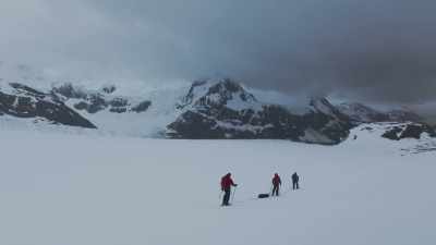 We need to use emotional
intelligence to convince
everybody to pull together. - Shackleton: The Greatest Story of Survival