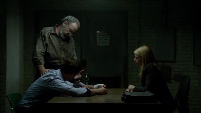 We need you to call your wife. - Homeland
