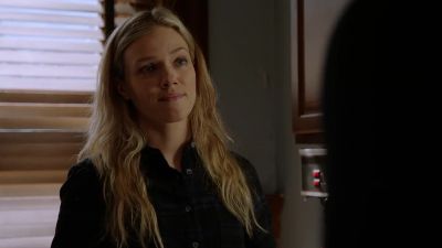 - We had no choice, Hailey.
We had to go in. - Chicago P.D.