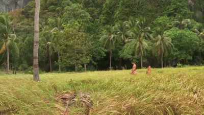 - We overlook the island.
- Beautiful! I love it! - Naked and Afraid of Love