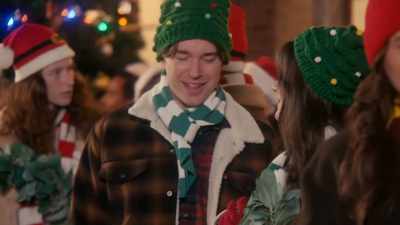 We practiced this.
You got it. Just gentle - A '90s Christmas