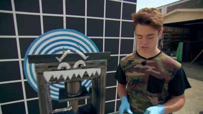 WE PUT IT INTO WATER, AND WE GOT
THIS MASSIVE, LIKE, - Mythbusters Jr.