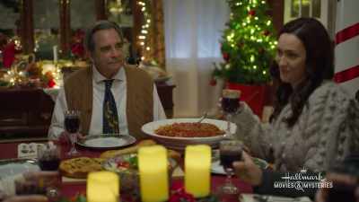 ♪ We put our cookies
for St. Nick. ♪ - Our Italian Christmas Memories