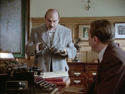 - We questioned ourselves on that...
- But I was already anticipating it. - Agatha Christie's Poirot