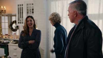 We really need to make
cookies right now. - Mystery on Mistletoe Lane