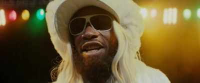 We had Rolls Royces,
Mercedes Benz, - Spinning Gold