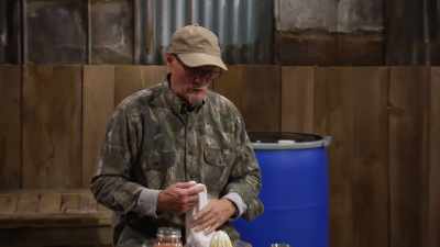 -We say that, not fufu.
-[mark] oh, okay. - Moonshiners: Master Distiller