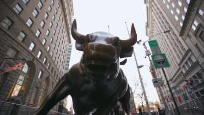 We see traders celebrating
with 1,000-pound bottles - The Divided Brain