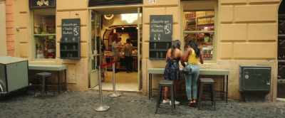 We should cheers to pizza - Meet Me in Rome