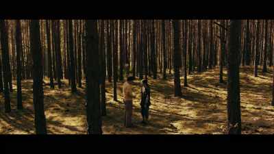 -We should go back for Daniel's phone.
-No, let's not do that. - Nobody Sleeps in the Woods Tonight
