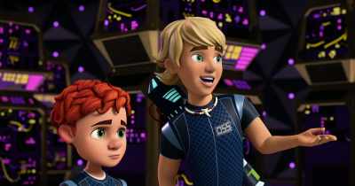 -We should share a cookie to cheer her up.
-Wait, Juni... - Spy Kids: Mission Critical