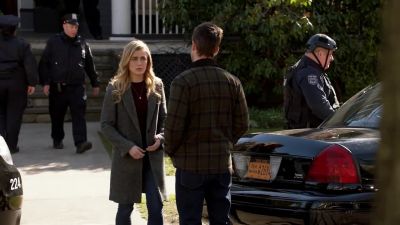 We should talk. - Manifest