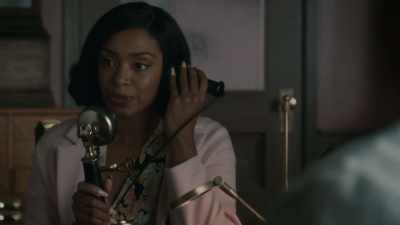 We had six people in.] - Frankie Drake Mysteries