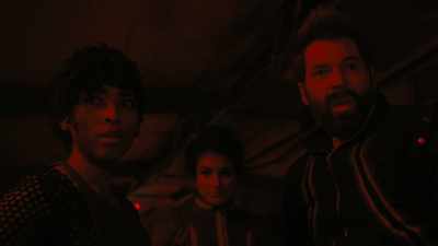 -We stay together.
-Damn right. - Vagrant Queen