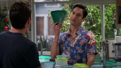 We still haven't found a bottom
for this sad, green, triangle lid. - Pretty Smart