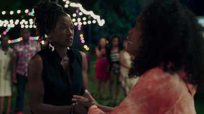 We still Hollywood
and Leanne.
( sobbing ) - Queen Sugar