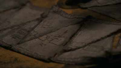 We take this car, and we can have
access to the electrical junctions. - Snowpiercer