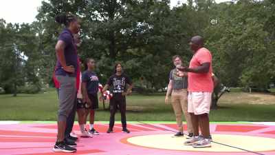 WE TRANSFORM NEGLECTED
NEIGHBORHOOD BASKETBALL COURTS - Harlem Globetrotters: Play It Forward
