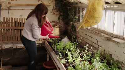 We tried to put preconceptions
to the one side, - Stacey Dooley Sleeps Over