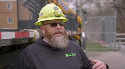 We use this to pull those,
and that gives us
a better access. - Sewer Divers