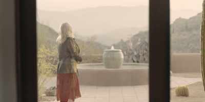 - We used to date in New York...
- [sighs] - High Desert