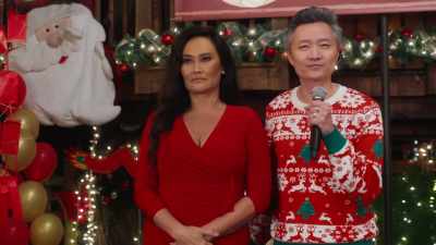 - We wanna start
by thanking you all - A Big Fat Family Christmas