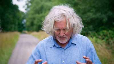 We will rise up
and we will simply do it ourselves - James May and the Dull Men