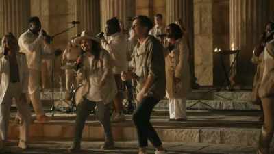 ♪ We will sing,
sing, sing ♪ - Christmas with The Chosen: Holy Night