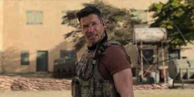 We will turn this courtyard
into a militia graveyard. - Sniper: The Last Stand