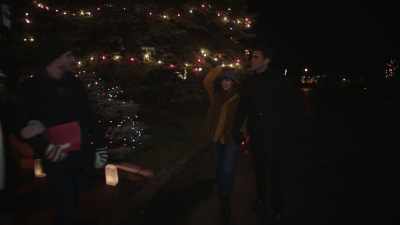 ♪ We wish you a merry Christmas... ♪ - The Moodys