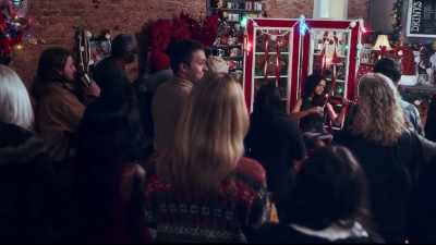 ["We Wish You a
Merry Christmas"] - Christmas Everlasting