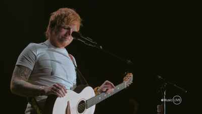 We worden geboren in liefde. - Apple Music Live: Ed Sheeran