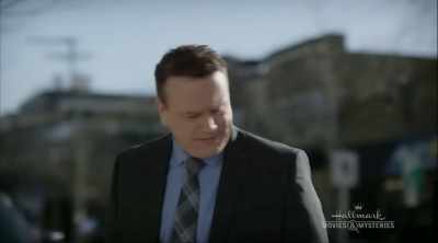 WE WOULD PROBABLY HAVE
BETTER LUCK - Garage Sale Mysteries: Picture a Murder