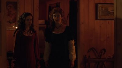 We zouden hier vaker moeten eten - Ginger Snaps Back: The Beginning