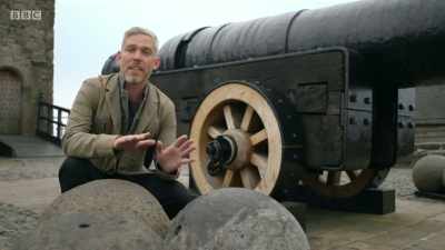 Weapons like this meant that sieges
which could have taken months - Sword, Musket & Machine Gun: Britain's Armed History