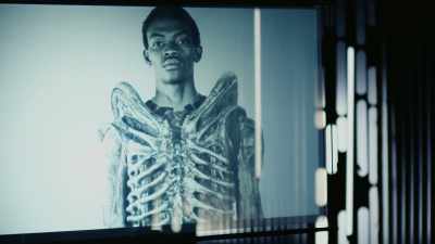 Weaver: Ridley met
Badejo Bolaji at a pub. - James Cameron's Story of Science Fiction