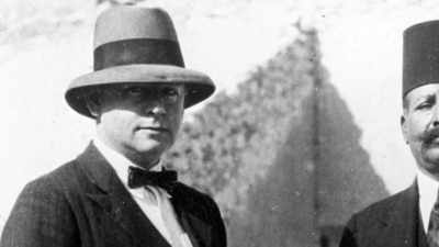 Weigall reportedly said he'd give
Carnarvon six weeks to live. - Tutankhamun: Secrets of the Tomb
