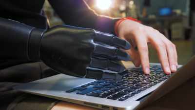 [Weinberg]
Manual robotic prosthetics - The Age of A.I.