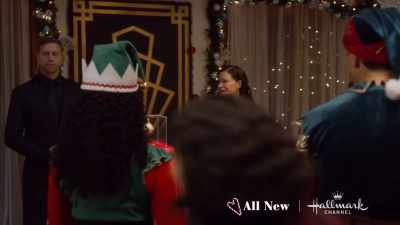 Welcome, all,
and Merry Christmas. - The Santa Stakeout