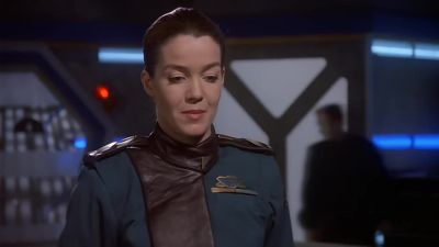 Welcome to Babylon 5.
I am Lt. Commander lvanova. - Babylon 5