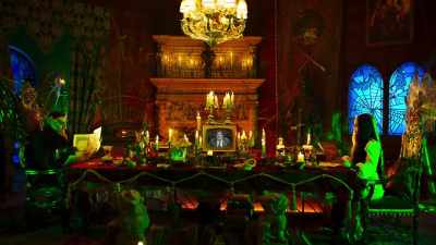 Welcome back to "Good
Morning Transylvania." - The Munsters